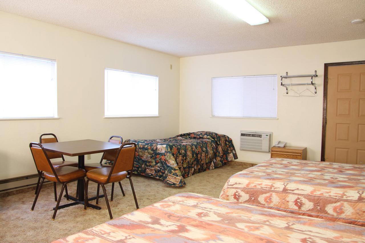 Country Inn Motel Dove Creek Exterior photo