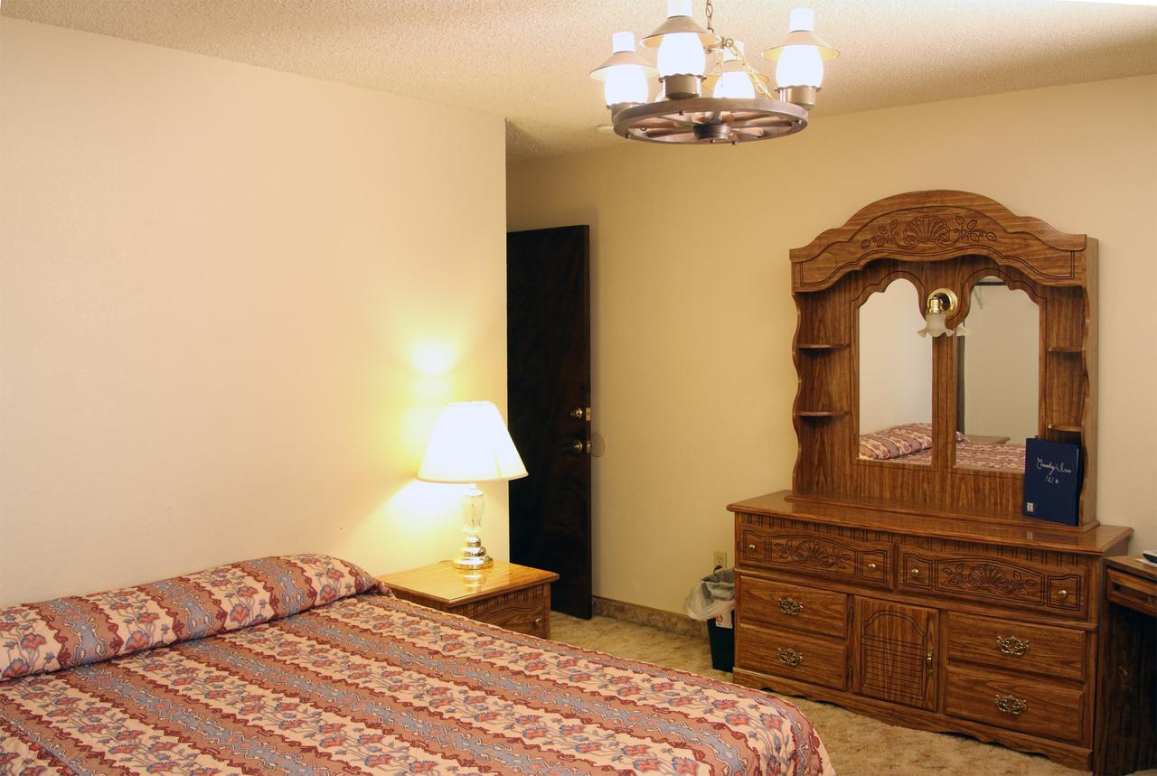 Country Inn Motel Dove Creek Exterior photo