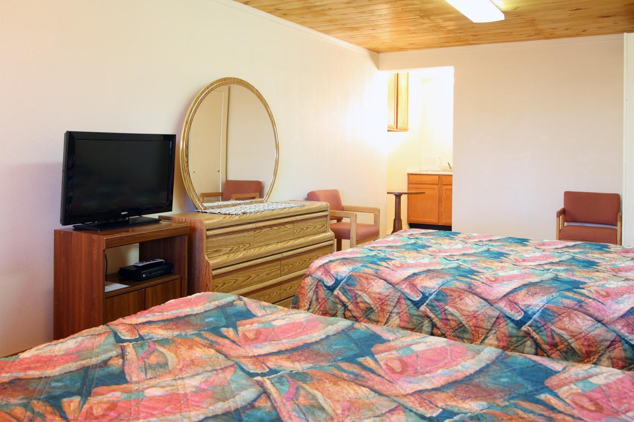Country Inn Motel Dove Creek Exterior photo