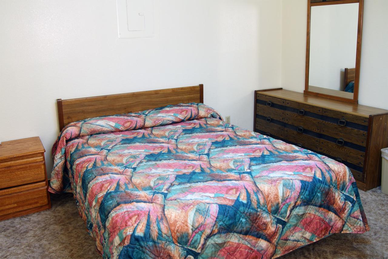 Country Inn Motel Dove Creek Exterior photo