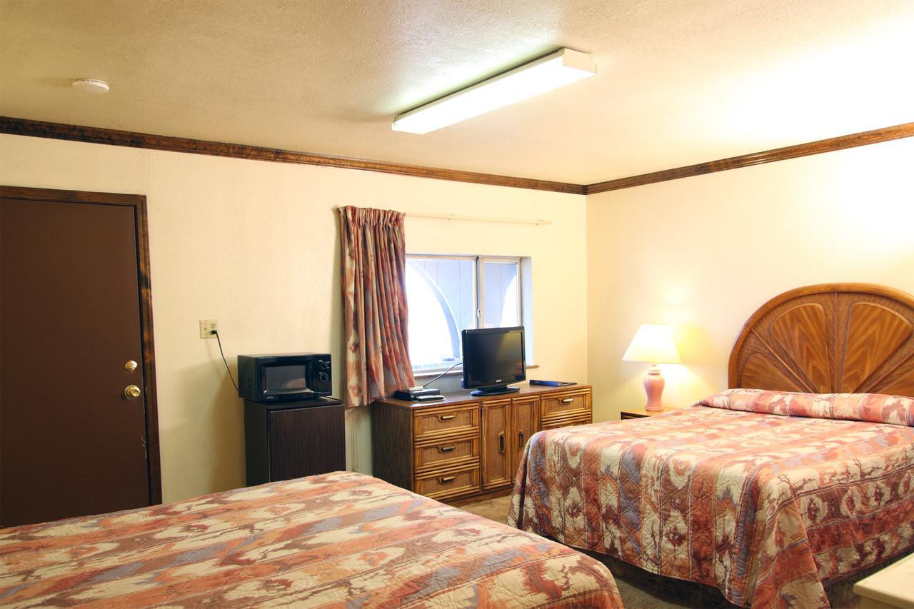 Country Inn Motel Dove Creek Exterior photo