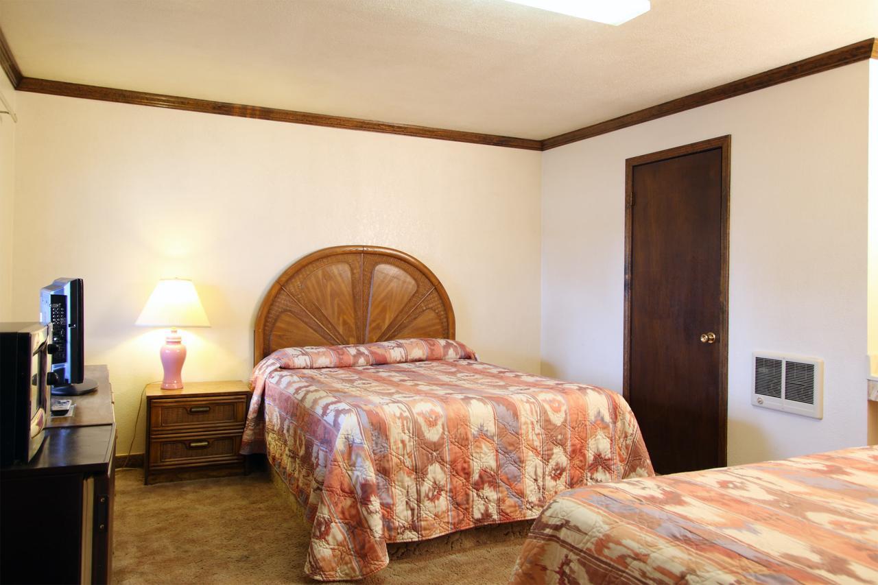 Country Inn Motel Dove Creek Exterior photo